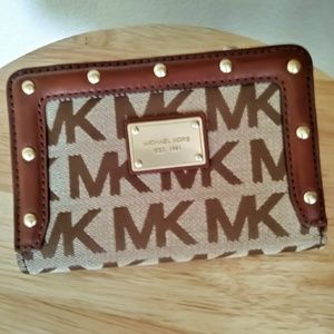 Michael Kors Signature Khaki Stud Wallet